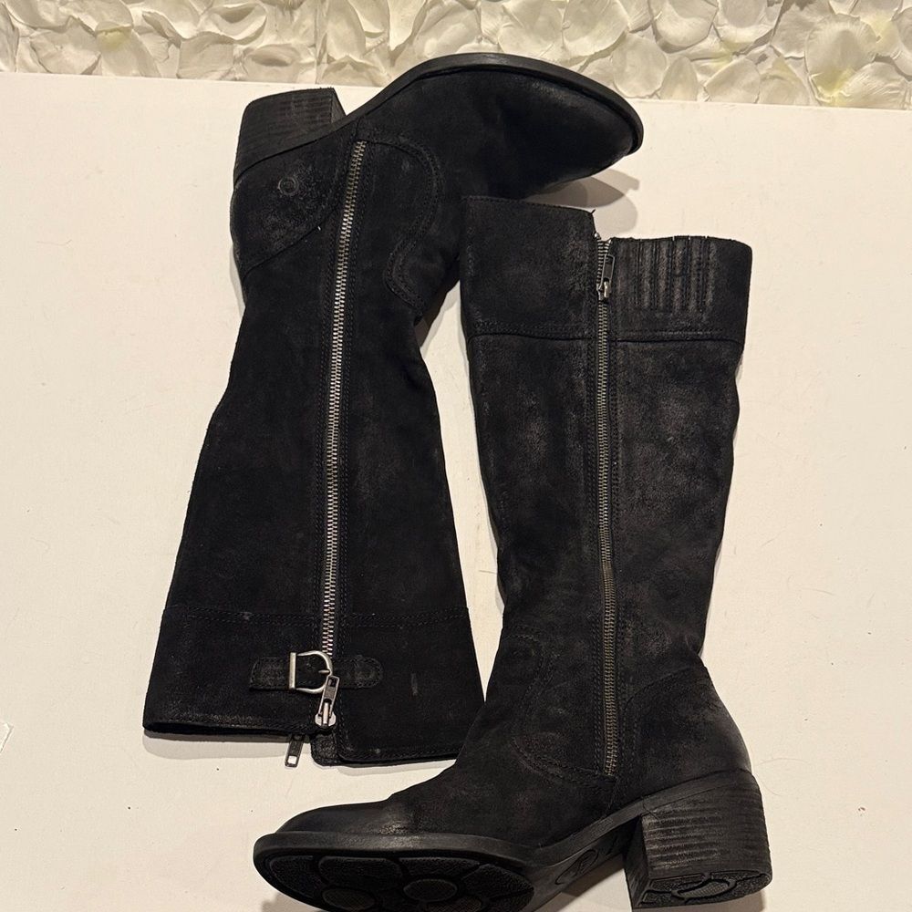 Born Black Boots with Zipper